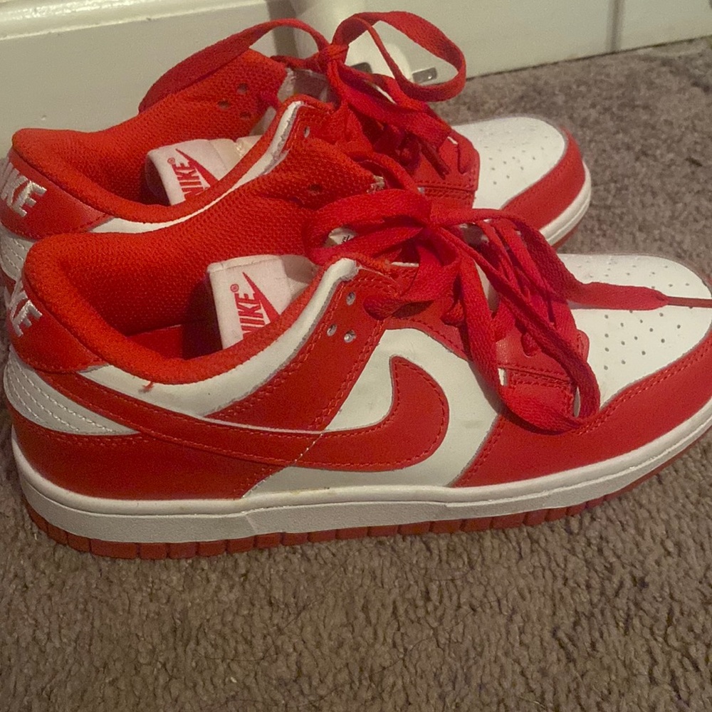 Red Nike dunks ( accepting offers)
